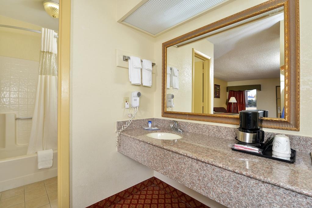 Americas Best Value Inn - Brookhaven Exterior foto