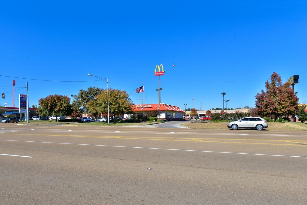 Americas Best Value Inn - Brookhaven Exterior foto
